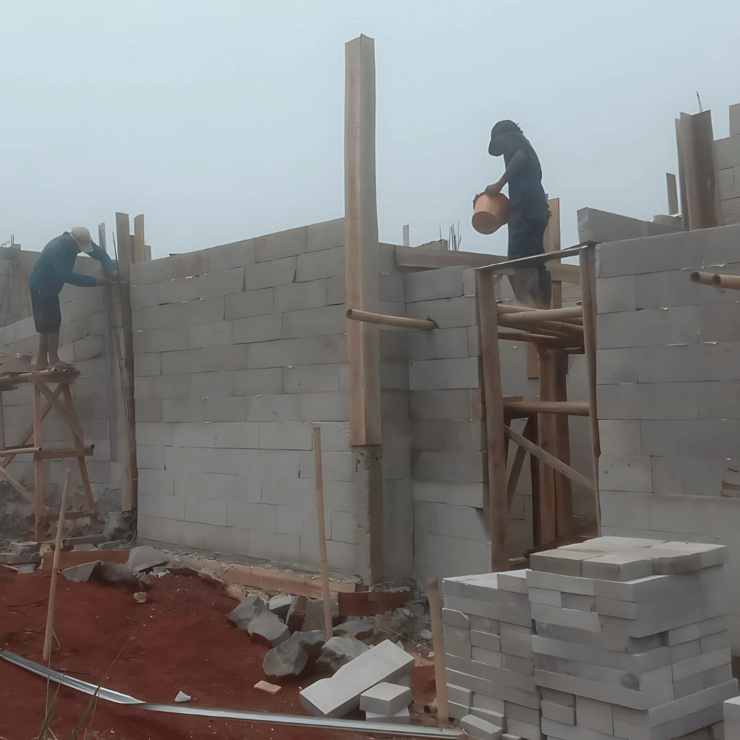 Pemasangan Dinding Bata Ringan atau Hebel pada Proyek Pembangunan Rumah