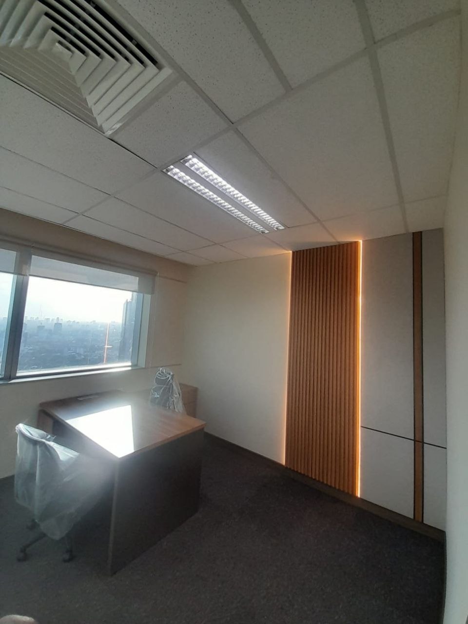 Interior Kantor Wisma 46 lt. 35