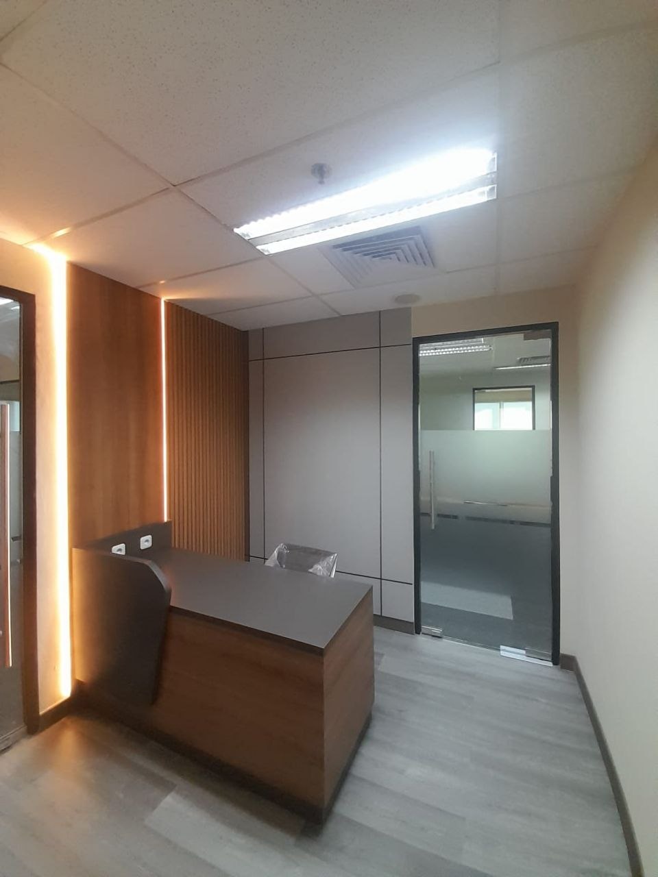 Interior Kantor Wisma 46 lt. 35