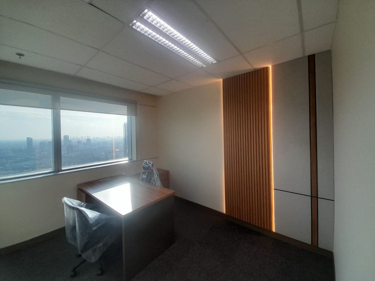 Interior Kantor Wisma 46 lt. 35