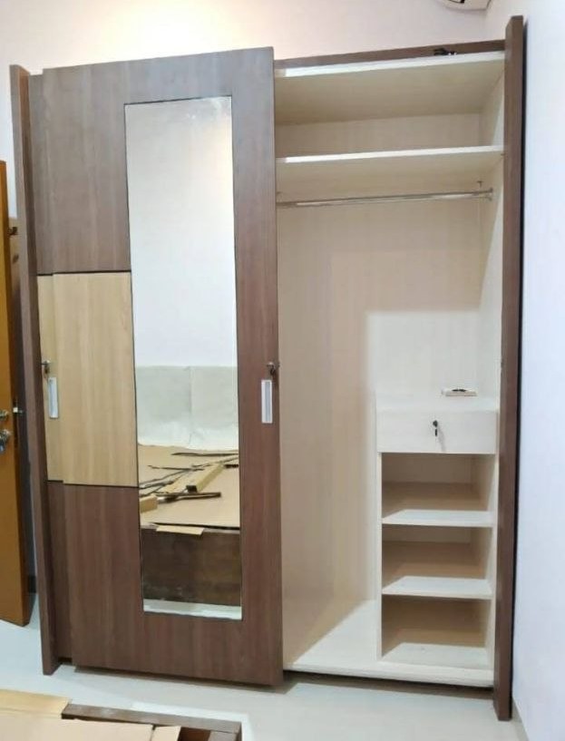 Lemari Pakaian Pondok Cabe